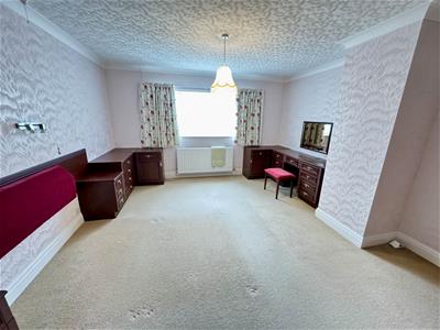 FRONT BEDROOM 1